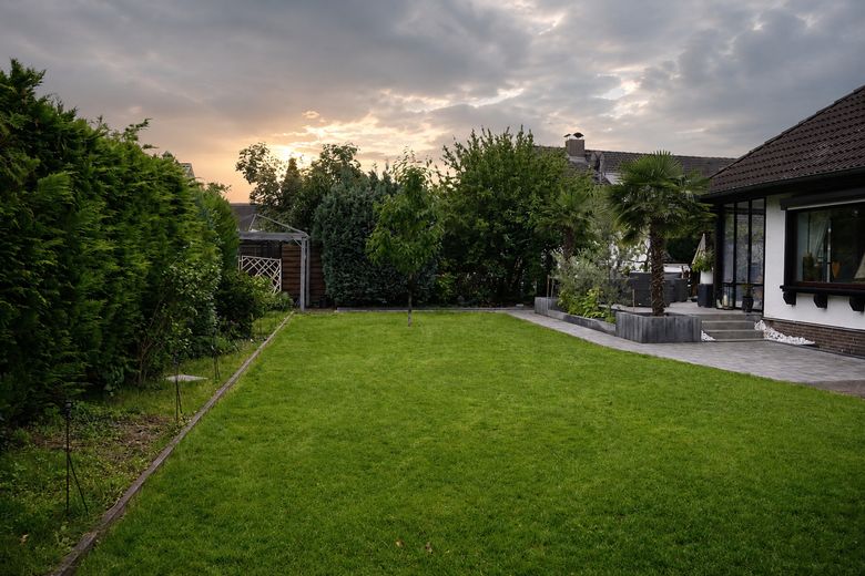 Ein Zuhause, das mehr kann. Stilvoll, großzügig und vielseitig. – Großzügiger Garten