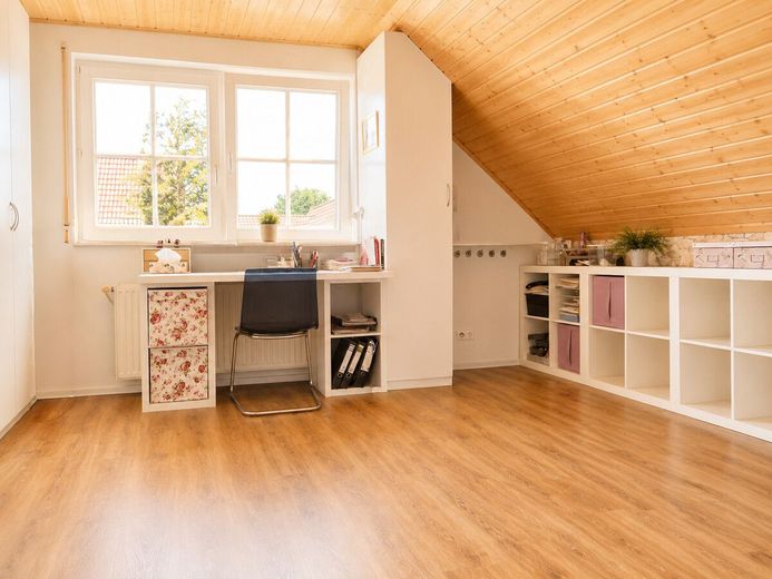 Großzügiges Einfamilienhaus mit Wärmepumpe, Vollkeller und traumhaftem Eckgrundstück! – Bild 19