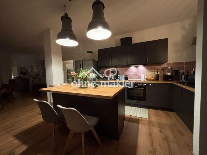Ampio appartamento di 4 locali nel centro storico di Landshut – Foto 1