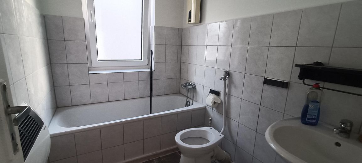 mieszkanie 1,5-pokojowe na 1. piętrze w domu 6-rodzinnym – Badezimmer