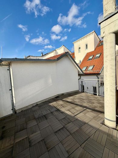 3 Zimmerwohnung mit 3 Tiefgaragenplätzen und 4 Balkonen – Dachterrasse