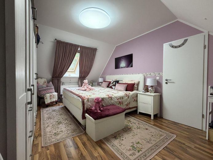 100m² Wohnung mit Fußbodenheizung, Klimaanlage, Balkon, 2 PKW Stellplätze – Foto 30