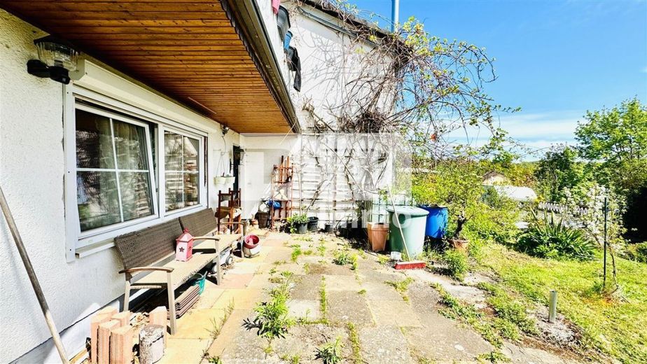 Umfangreich saniertes EFH inkl. PV-Anlage, Terrasse, Wintergarten und Garage – Souterrain / Haupteingang überdacht / Terrasse