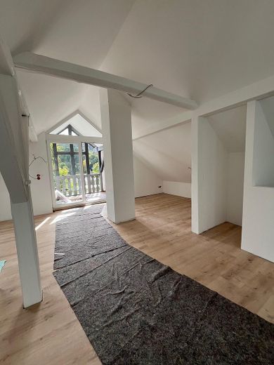 Loft mit Blick zur Loggia