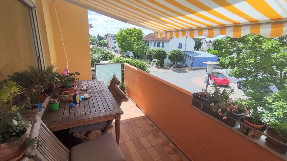 3 Zimmer Wohnung mit Gartenbenutzung – Balkon