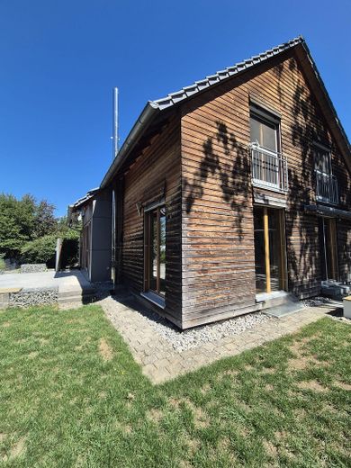 Ökologisches Holzhaus im Hegau: Ein einzigartiger Rückzugsort für Ihre Familie! – Terrasse