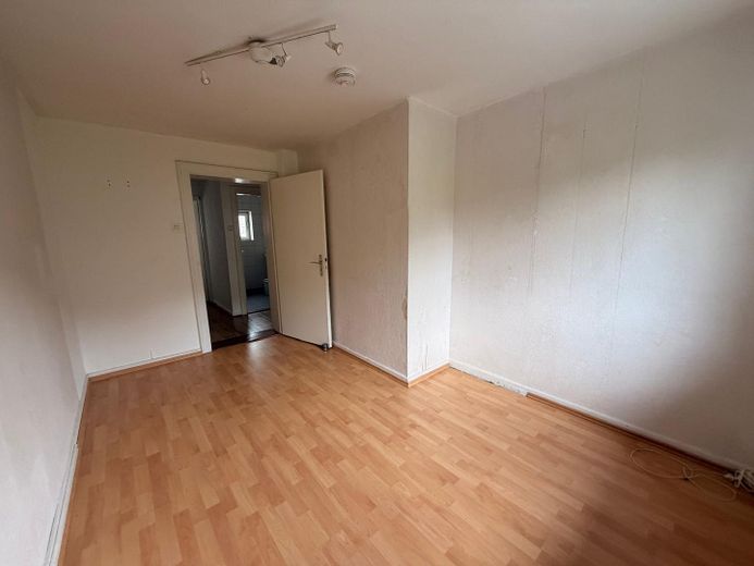 Reihenhaus mit Garten & Dachausbau-Potenzial – 4 Zimmer, provisionsfrei | Goslar - Georgenberg – Schlafzimmer 1
