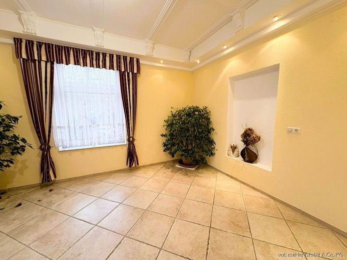 REDUZIERT!! Wohnhaus mit Geschichte: Großzügige Räume, Terrasse und Schwedenofen in Marktschorgast – VUB0002374-4