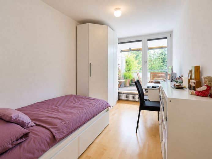 Großzügige Dachterrassenwohnung mit zusätzlichem Balkon in Haar – Kinderzimmer