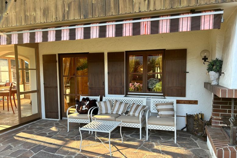 Alpin-Haus im Chiemgau: 44 Nächte jährlich, Sauna & Bergblick – Terasse