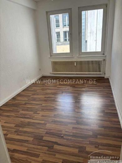 Top 3. Zi.-Wohnung in zentraler Lage – 30037f24f962f518b7fb28b020de88595e0b6b61.jpg