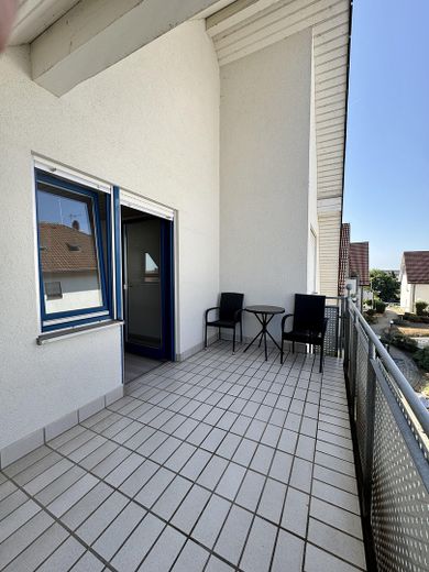 Provisionsfrei: 2-Zimmer-Wohnung DG mit Balkon in betreuter Wohnanlage – Balkon 2