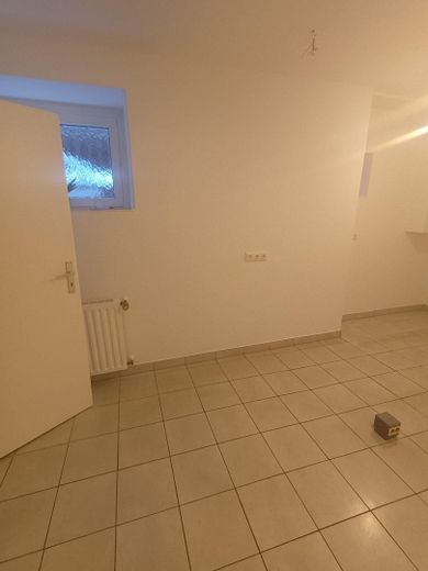 Büro- / Praxisräume in Top-Lage nahe am Wiener Platz – ideal für viele Branchen! – Untersuchungsraum