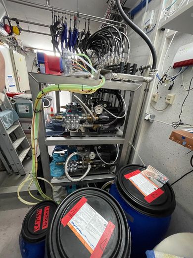 SB-Waschplatzanlage inclusive Imbiss mit Gastraum und Außenterrasse – Technik