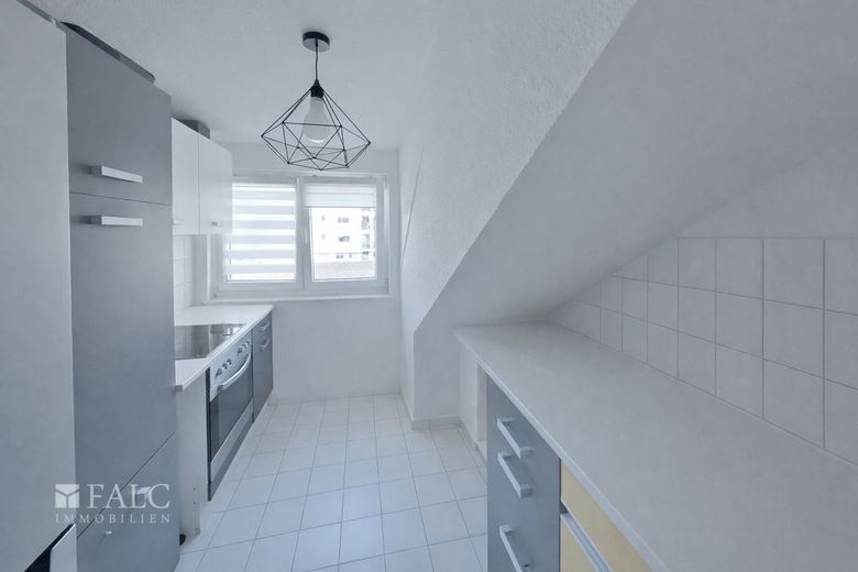 Stadtnah, aber nicht mittendrinnen - modernisierte 3-Zimmer-Wohnung – Küche