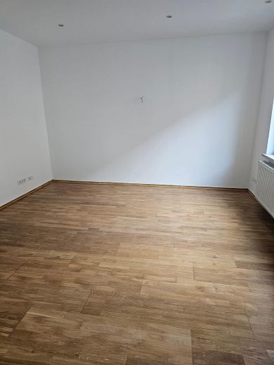 Appartement rénové au rez-de-chaussée avec véranda dans le 45891, au nord de GE Erle – Wohnzimmer