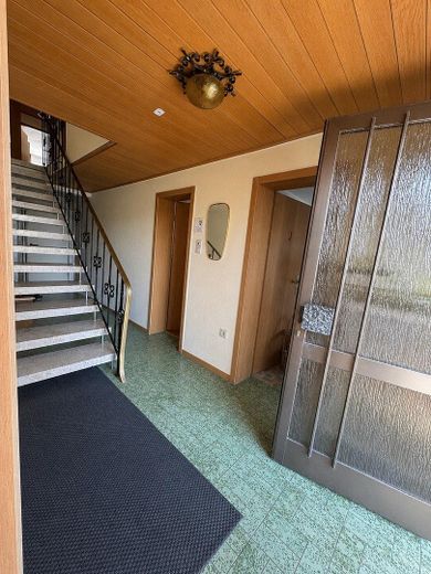 Großzügiges Wohnhaus mit ca.360 m² – Potenzial für Mehrgenerationenwohnen oder mehrere Wohneinheiten – Eingangsbereich