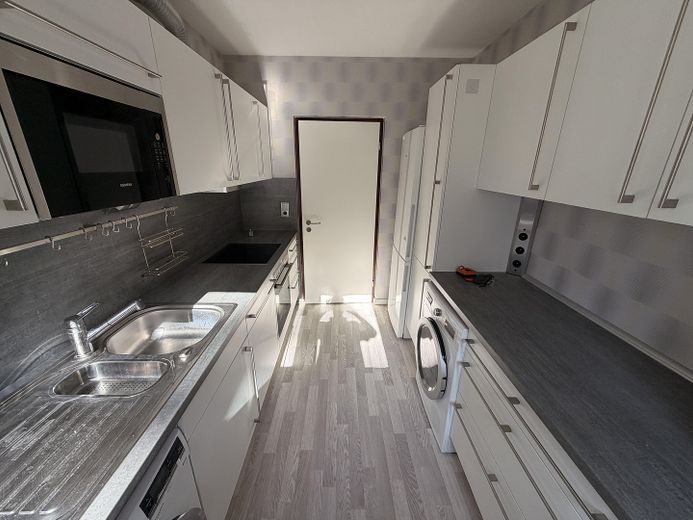 Beaucoup d’espace pour vos idées : 4 pièces avec loggia exposée ouest – sans commission à Hummelsbüttel – Küche