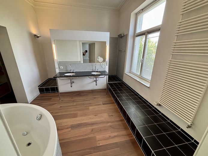 Altbau-Charme pur: 4-Zimmer-Wohnung mit Dielenboden & Stuckdecken – Foto 22