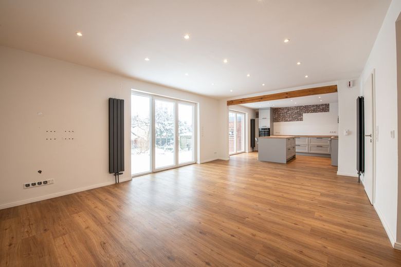 1-Fam. Haus in Harrislee inkl. tollem Grundriss, EBK &amp; Fernwärme – EG Wohnzimmer 2 (offen)