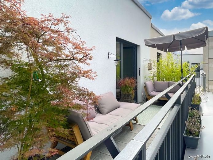 Hochwertige Dachterrassen-Wohnung, Blick auf den Fernsehturm – Terrace courtyard side