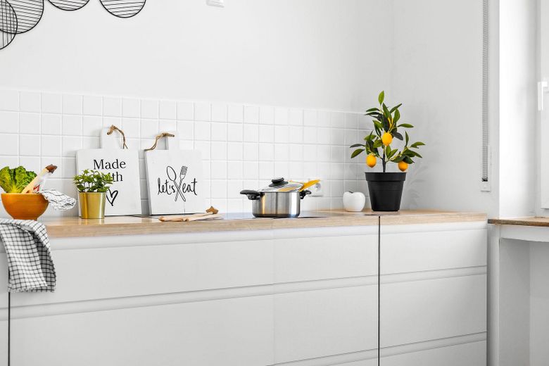 Bezugsfertig! Helle, moderne und lichtdurchflutete 4,5-Zi. Wohnung in Top Lage in Straubing! – Küche
