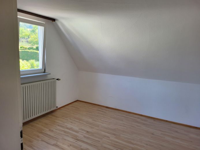 Jasne mieszkanie 3-pokojowe na poddaszu – Schlafzimmer