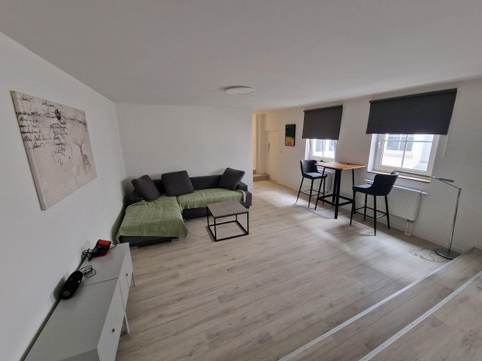 Großzügiges Apartment in Landau Isar – Wohnbereich