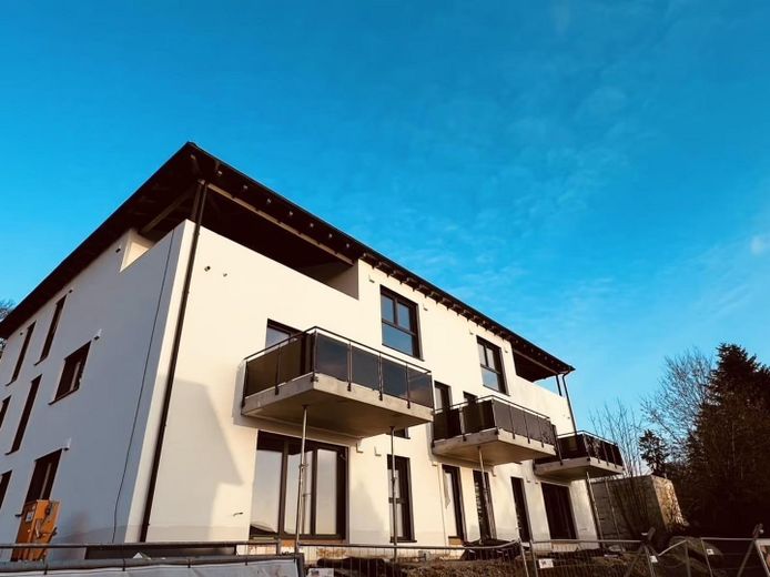 Ideal für Paare 50+ - 2-Zi Wohnung m. Garten - KFW 40 NH – Außenansicht