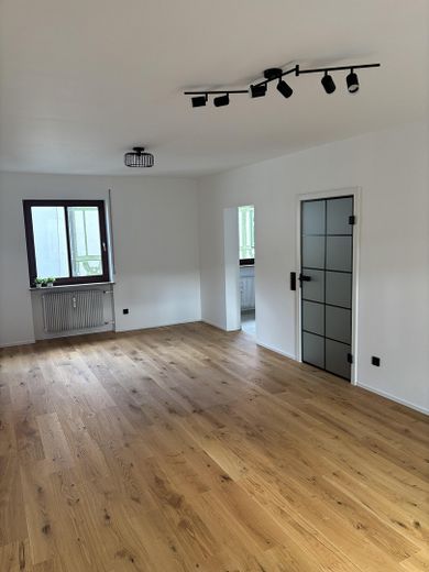 2-Zimmerwohnung frisch saniert Innenstadt Gerolzhofen ab sofort bezugsbereit – Essbereich
