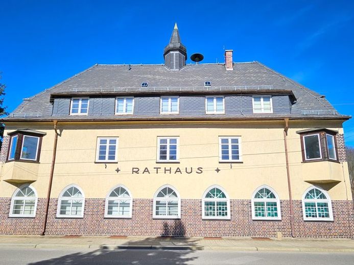DENKMALGESCHÜTZTES
OBJEKT FÜR LIEBHABER – फोटो 1