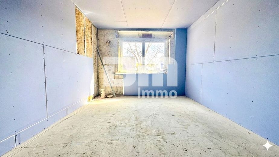 (R)eserviert!Teilsaniertes 1 - 2 Familienhaus + Fertige Projektierung auf großem Grundstück – EG Raum teilsaniert