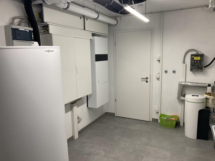 Technikr. mit PV und Speicher