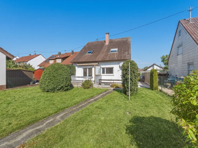 Familienhaus mit großem Garten und individuellem Gestaltungspotenzial – Titel