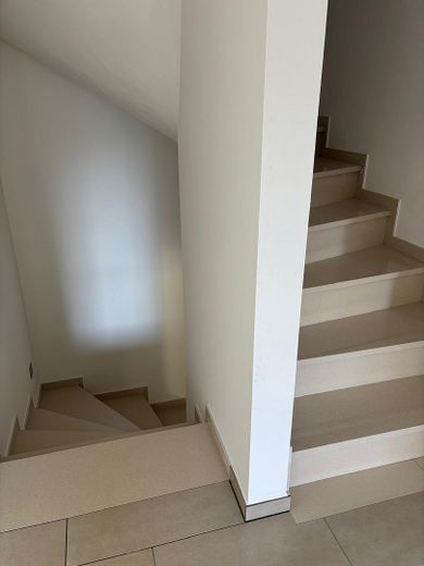 Familienfreundliche grosse Haushälfte – Foto 6
