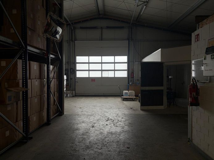 Gewerbehalle mit Büroräumen, WC´s und Sektionaltor (Rheine,Lingen,Ibbenbüren) – Foto 3