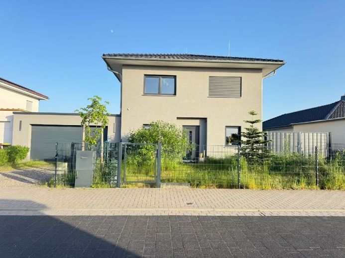 Exklusives Einfamilienhaus in begehrter Randlage von Eilenburg – Foto 1