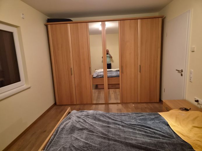 Vivienda en propiedad con rehabilitación energética integral y equipamiento de alta calidad – Schlafzimmer