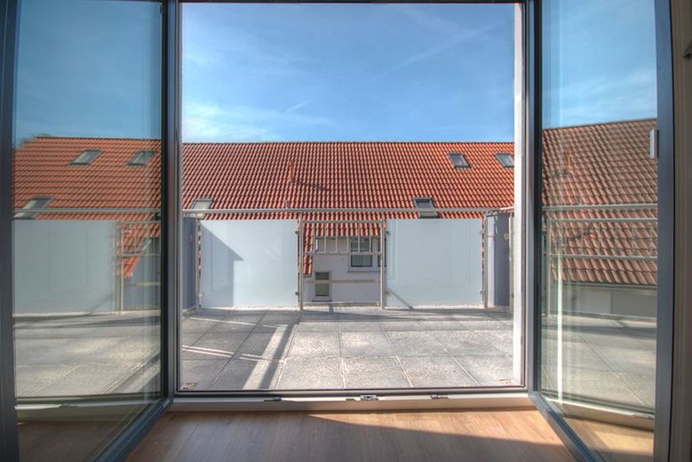 Großzügige Maisonette-Wohnung im Niedrigenergiehaus mit Blick ins Grüne – Balkon-Anblick DG-Wohnung