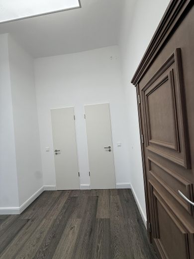 Commercial space for medical practice, practice, cosmetics, massage, office or law firm in RUDOW, 160 m2 for rent – Eingang rechts