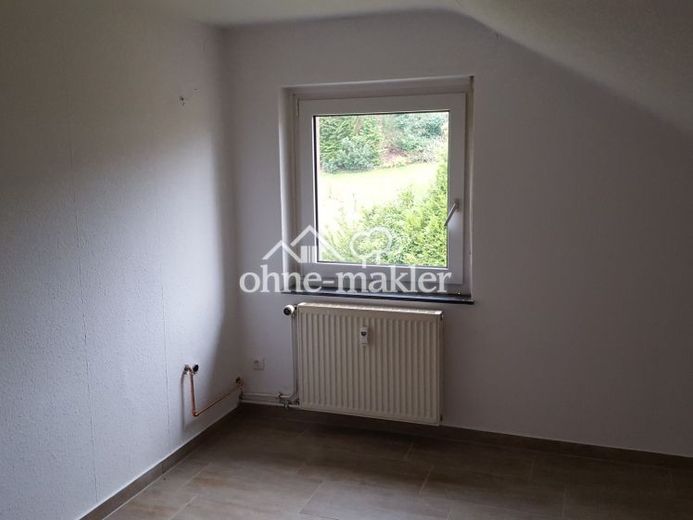 Sehr schöne renovierte Dachgeschoss-Wohnung 1,5 ZKB – Foto 1