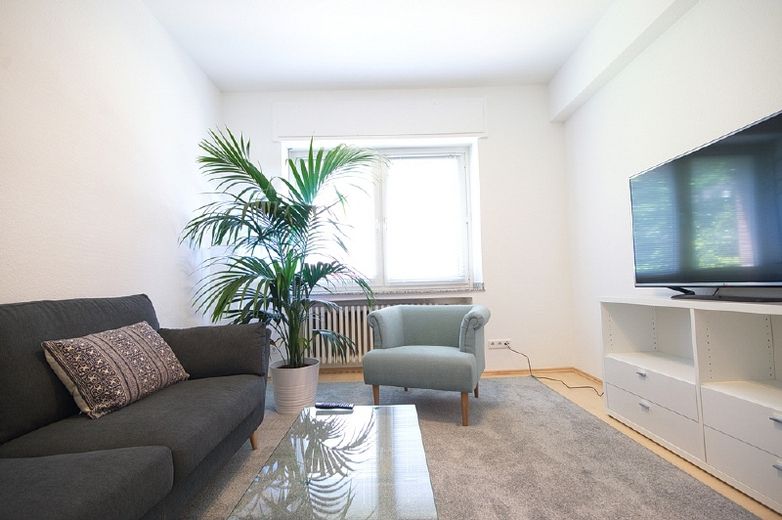 Appartamento arredato, situato in posizione tranquilla e dal design moderno, con balcone vicino al centro di Essen e alla stazione centrale – 6f4d02ec72a05b0d91a859d1853e34770f1cc444.jpg