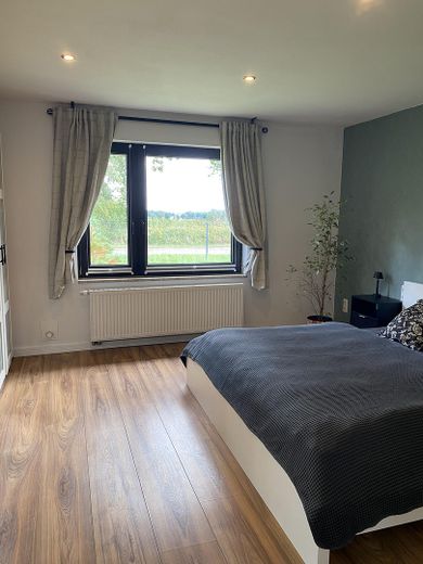 Einfamilienhaus mit großem, gepflegtem Grundstück – provisionsfrei von privat – Schlafzimmer