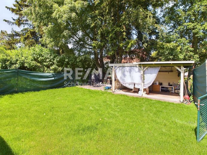 Lichtdurchflutete 3-Zimmer-Balkon-Wohnung im 2. OG mit grünem Rückzugsort – Garten