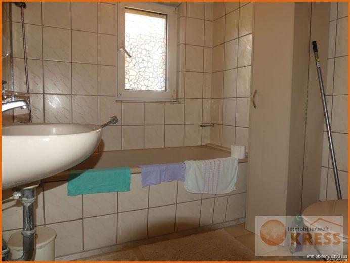 Wohnhaus auf großem Grundstück in der Ortslage von Steinau-Ulmbach – Bild 11