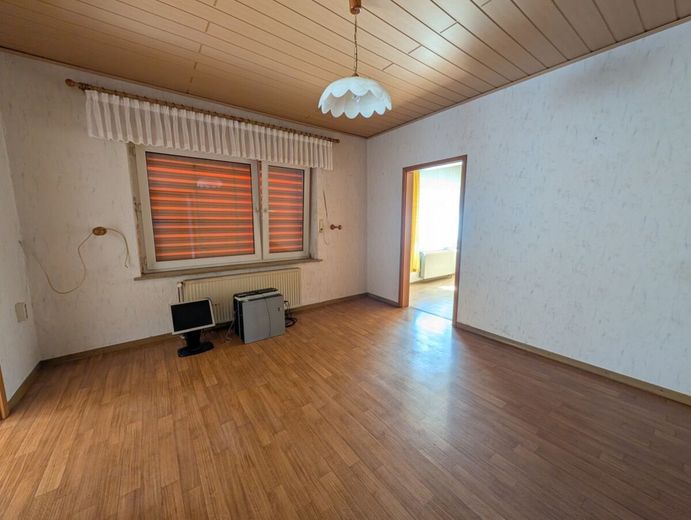 Großes Grundstück in Hüllhorst: Einfamilienhaus mit Potenzial zur Neugestaltung – Bild 9