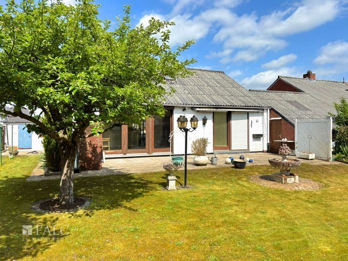 ***Bungalow mit Garten und viel Gestaltungspotential in ruhiger Lage*** – Terrasse_Garten