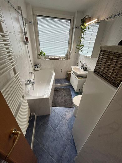 Naturnahe EG Wohnung mit Balkon – Foto 7