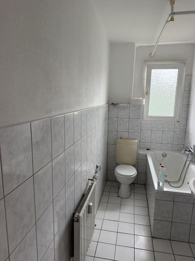 Spokojne mieszkanie 3,5-pokojowe w samym centrum Oberhausen – z dużym potencjałem – Zdjęcie 7