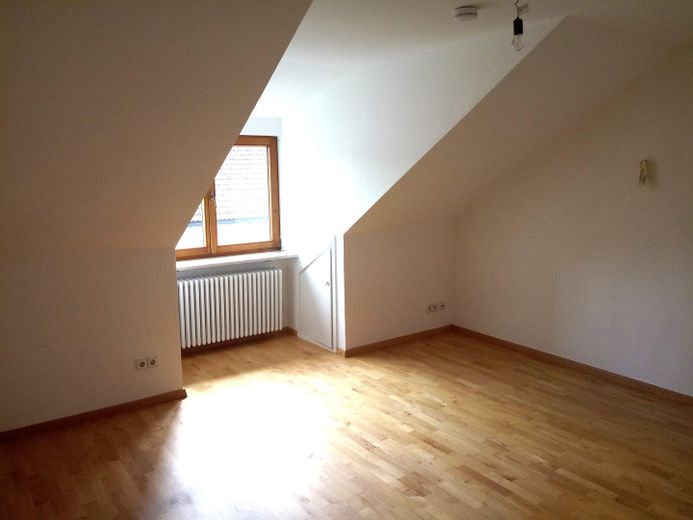 Habiter de façon idyllique dans l'Allgäu – spacieux appartement mansardé avec vue de rêve – Zimmer
